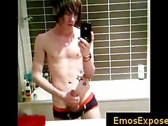 Tätowierte emo Twink selfshot die im Spiegel Teil4