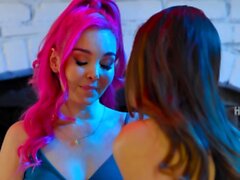 Lesbiche Aaliyah Love e Madi Meadows che piace reciprocamente